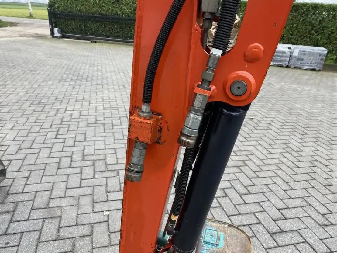 Mini Pelle Kubota KX019-4 Modèle : KX019-4 – Image 6