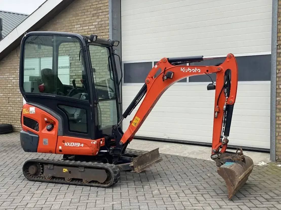 Mini Pelle Kubota KX019-4 Modèle : KX019-4 – Image 3