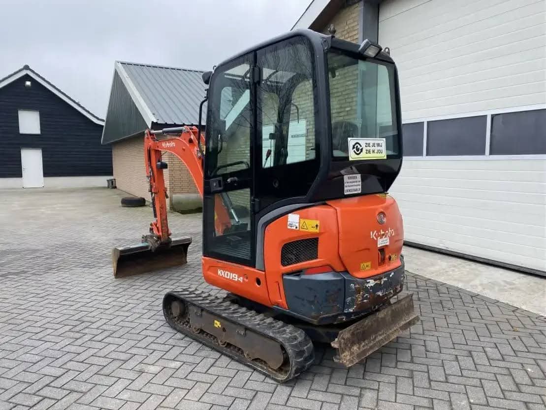 Mini Pelle Kubota KX019-4 Modèle : KX019-4 – Image 7